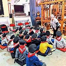 visite scolaire maternelles au Musée de la Rubanerie à Comines